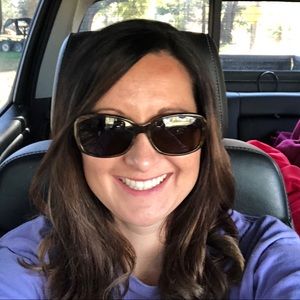 Meet your Posher, Alicia